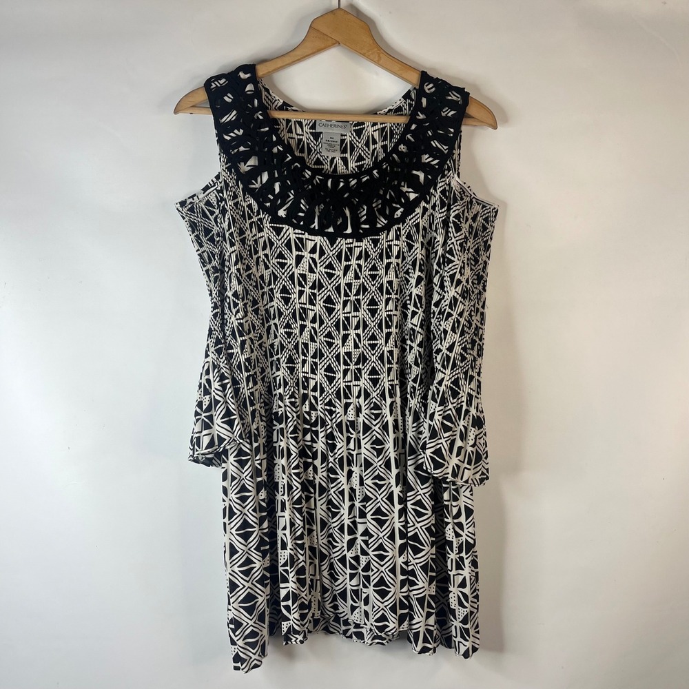 Catherines Blouse Womens 3X Black White Geometric Cold Shoulder Bell Sleeve Top
